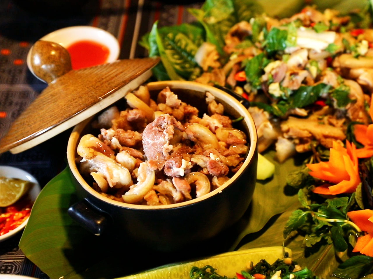 Thịt lợn bản địa lên mẹt